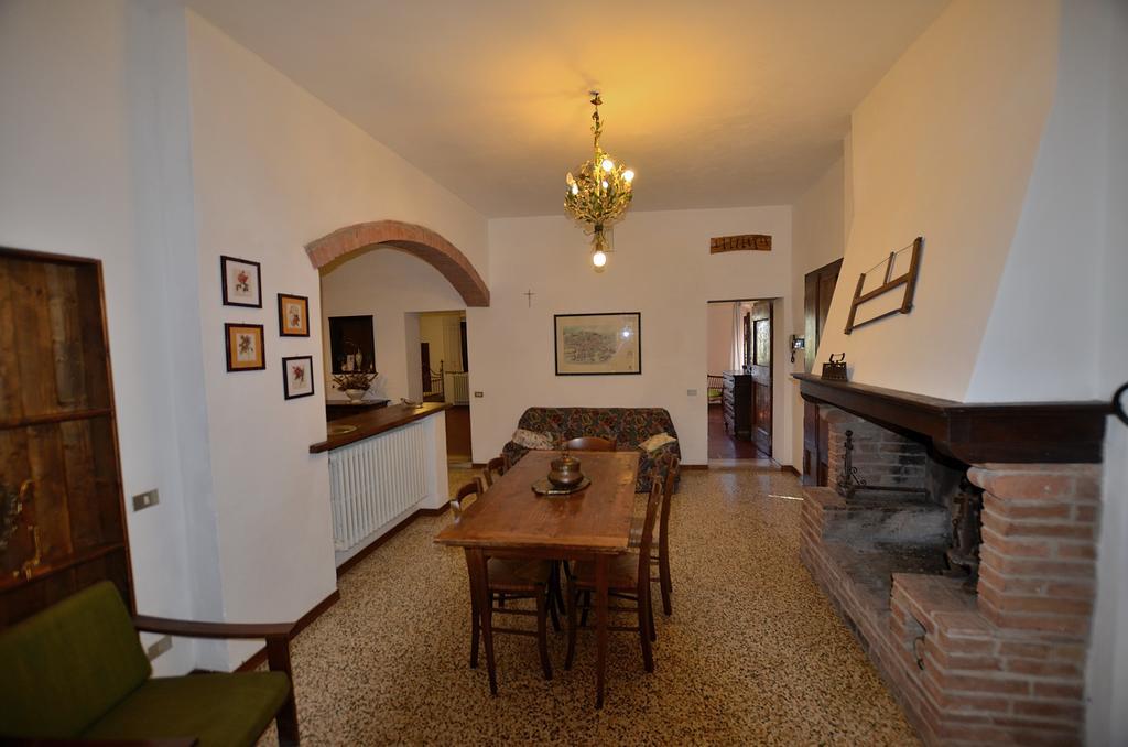 Agriturismo Poggio Ai Grilli Gambassi Terme Zimmer foto