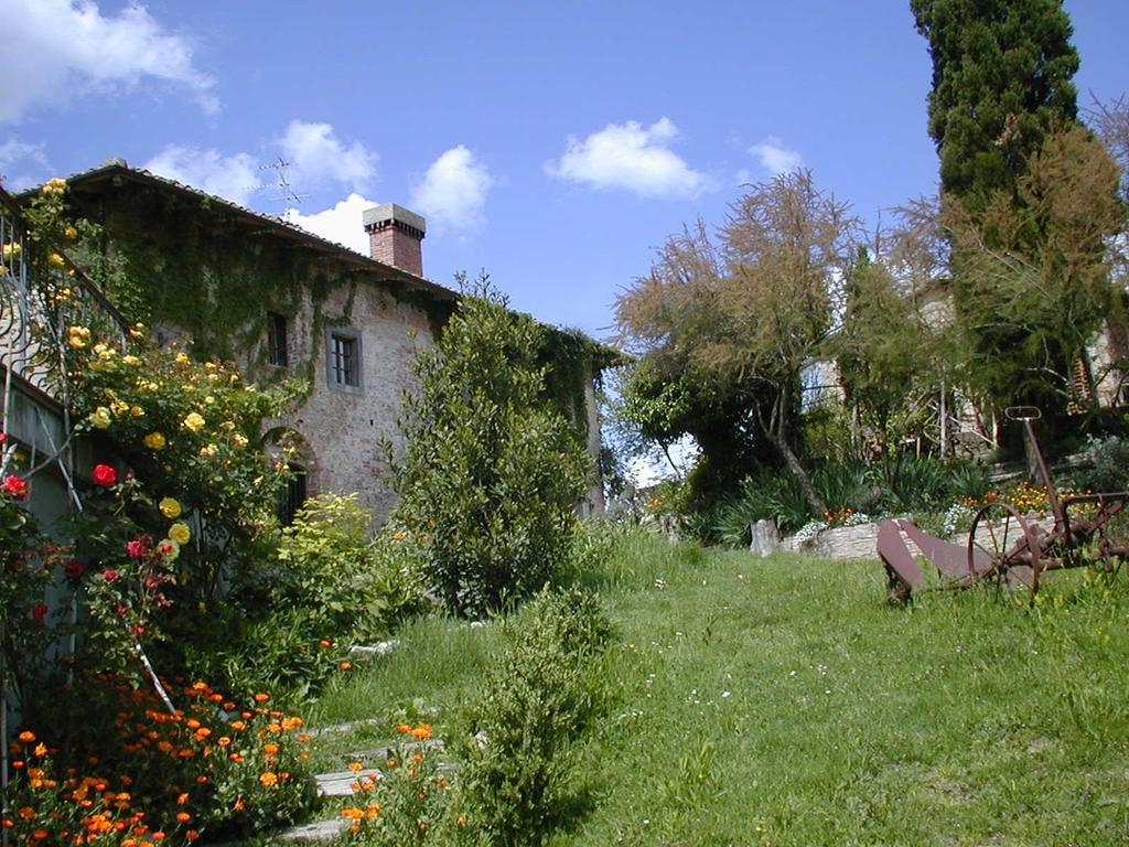 Villa Agriturismo Poggio Ai Grilli Gambassi Terme Exterior foto